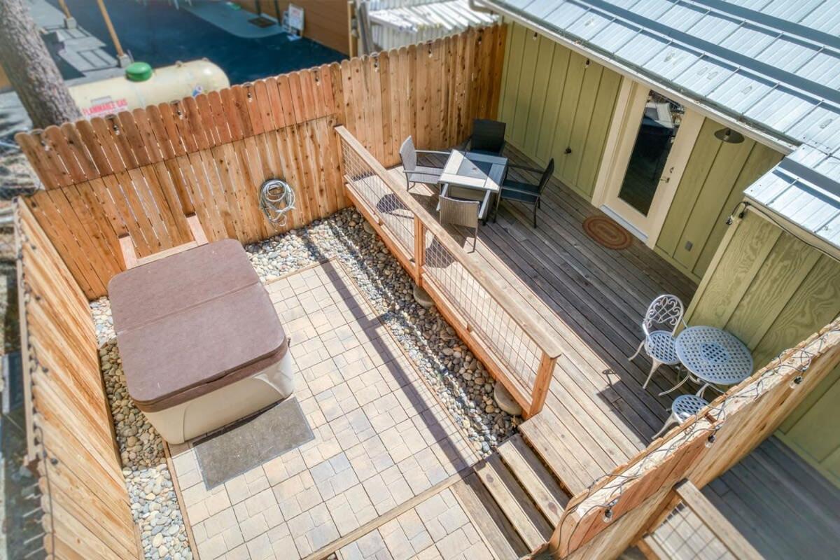 #3 Cottage Like Suite With Private Hot Tub Басс-Лейк Экстерьер фото
